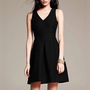 Banana republic tweed black tweed vneck dress